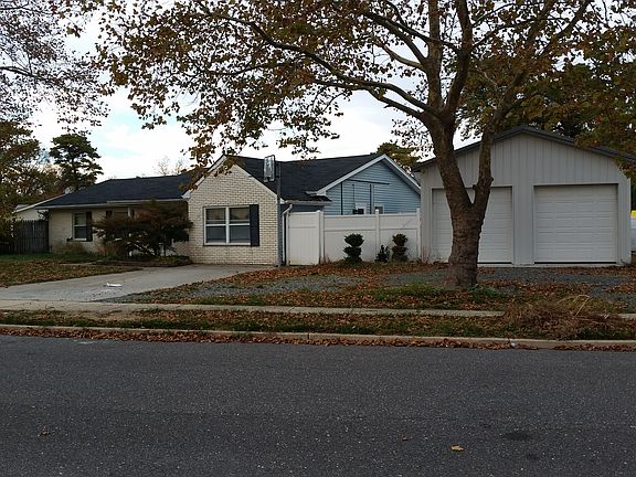 Oversized 2 car garage