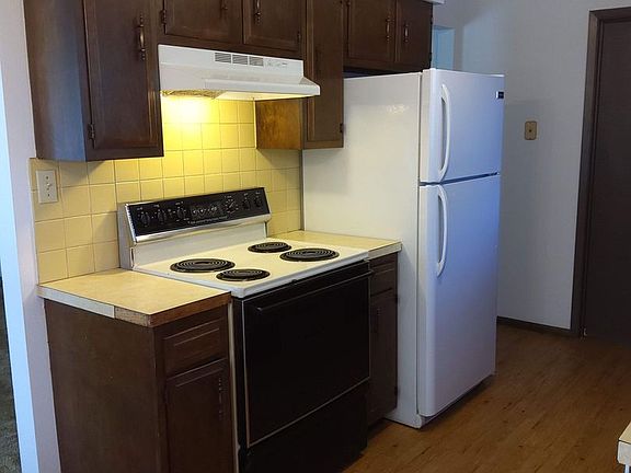 4th image of 616 Boxwood Dr #4