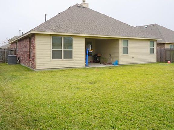 4th image of 945 Francesca Ct