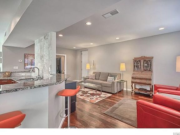 4th image of 7346 Forsyth Blvd APT 6