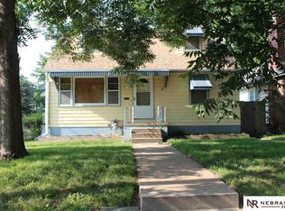 2452 Whitmore St, Omaha, NE 68112