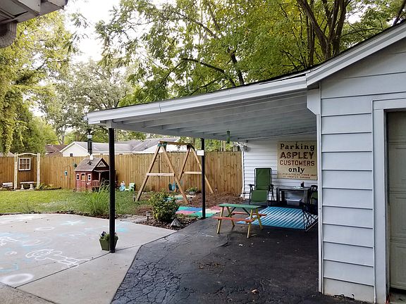 3rd image of 521 Woodland Ave