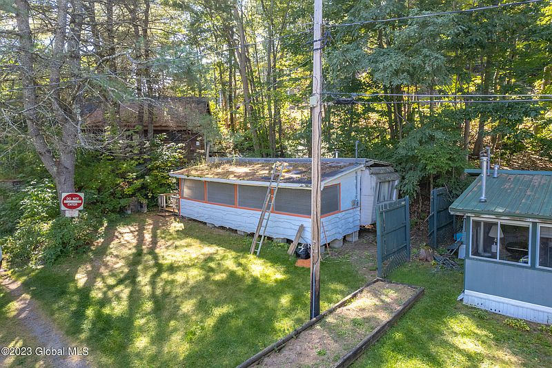 3rd image of 16 Upper Heights Road