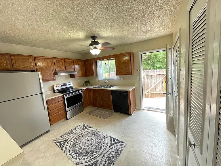 2341 Split Rock Dr — Photo 11
