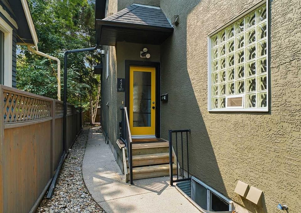 1st image of 435 N 13th Ave NE #2