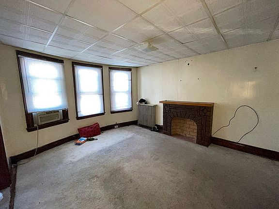 3rd image of 357 Woodlawn Ave