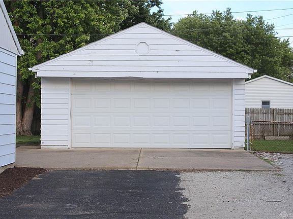 2nd image of 462 Caldwell Cir