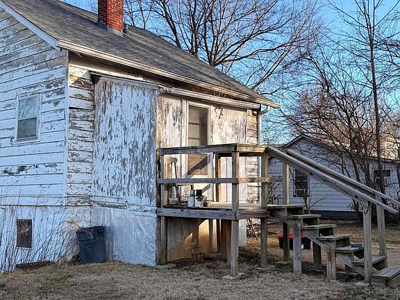 4th image of 1300 Morgan Ave