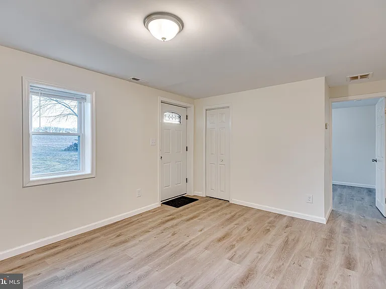 1558 Bay Head Rd — Photo 8
