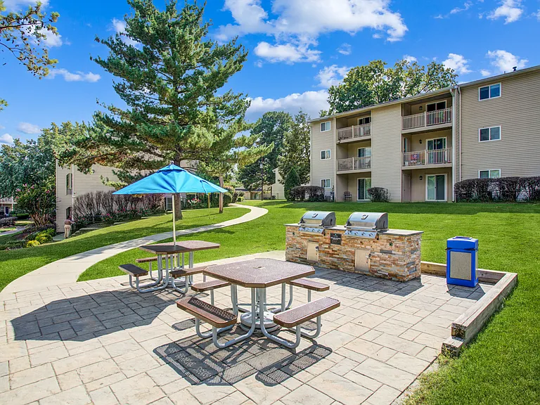 Lincoya Bay Apartments and Townhomes — Photo 14