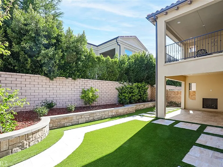 10 Verna — Photo 25