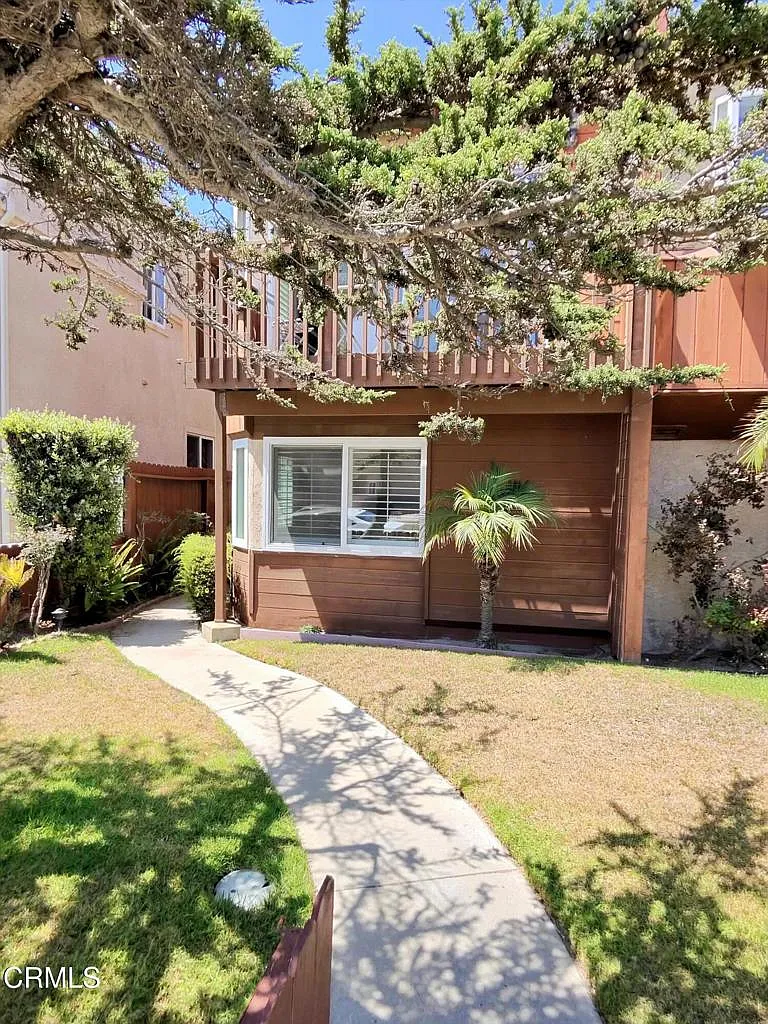 2 bed, 2.0 bath, 1116 sqft, $4,500 — Photo 2