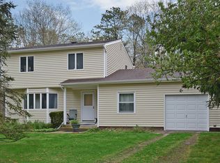 7 Ross Ct, Manorville, NY 11949