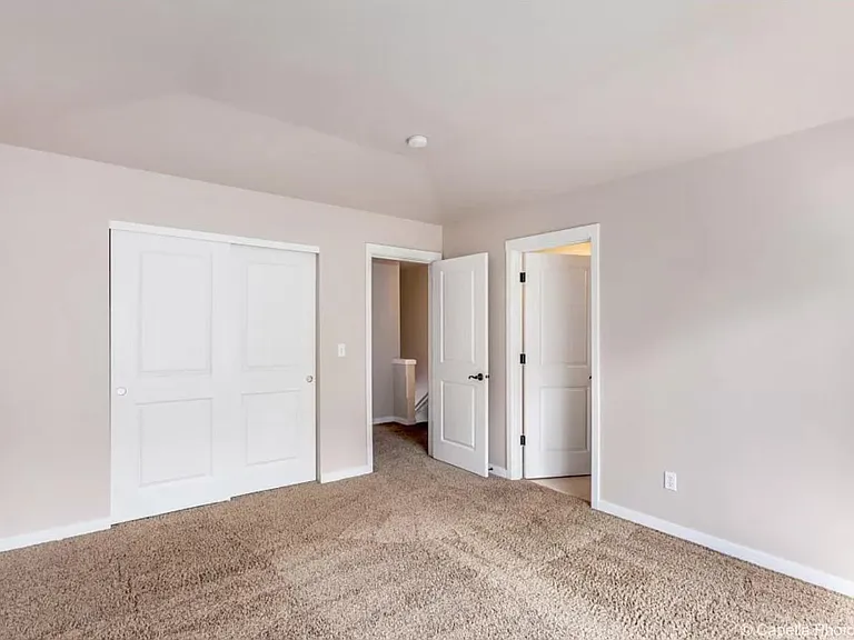 410 NE Patricia Ann Pl — Photo 10