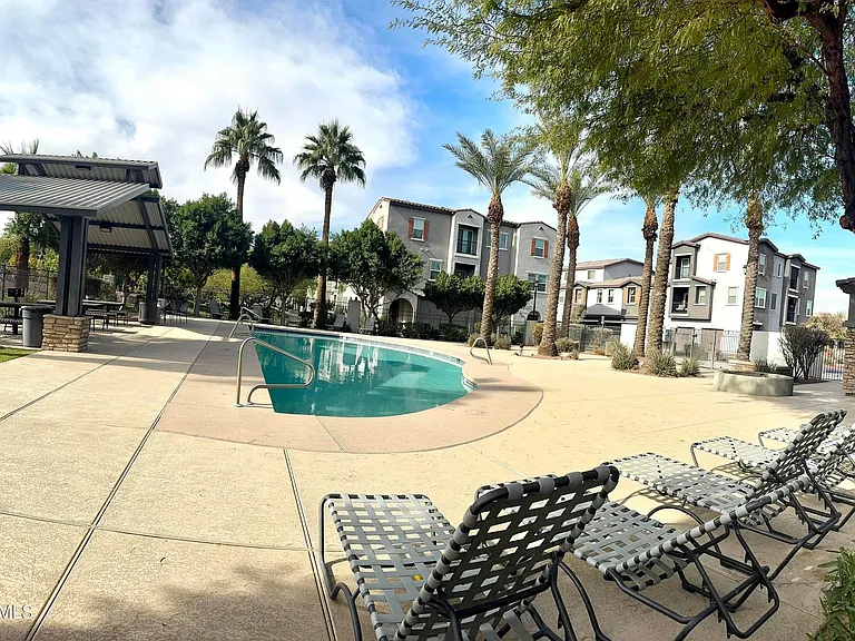 2330 E Huntington Dr #103 — Photo 19