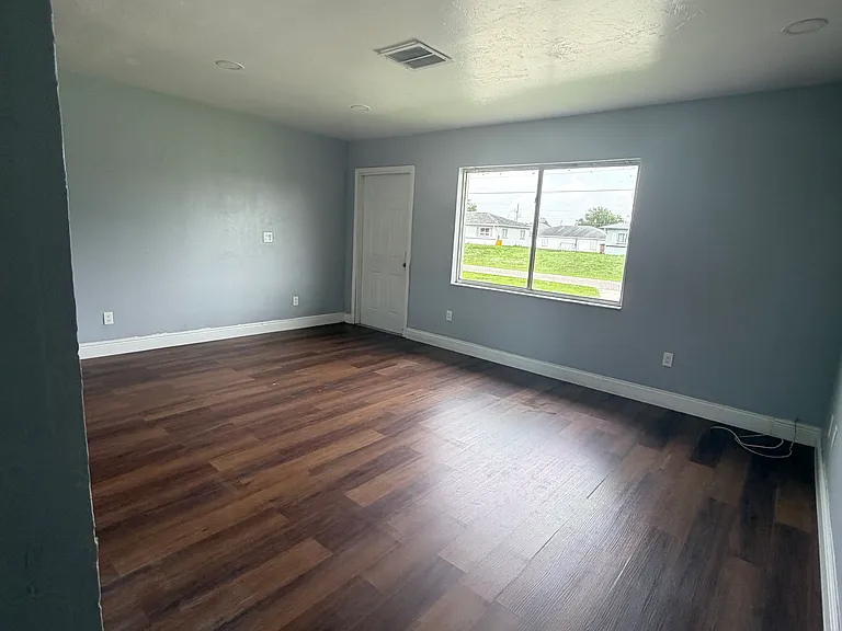 138 Gordon Ave S — Photo 7