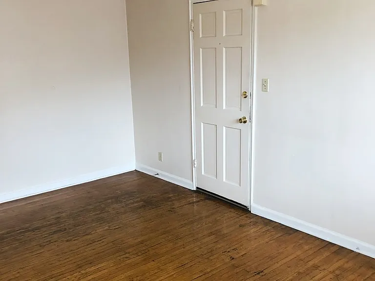 Nola Court Apartments — Photo 16