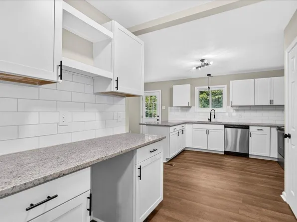 524 W Bywood Dr, Durham, NC 27712