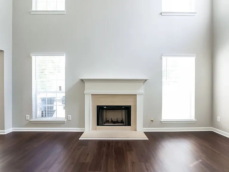 724 Mesa Rd — Photo 4