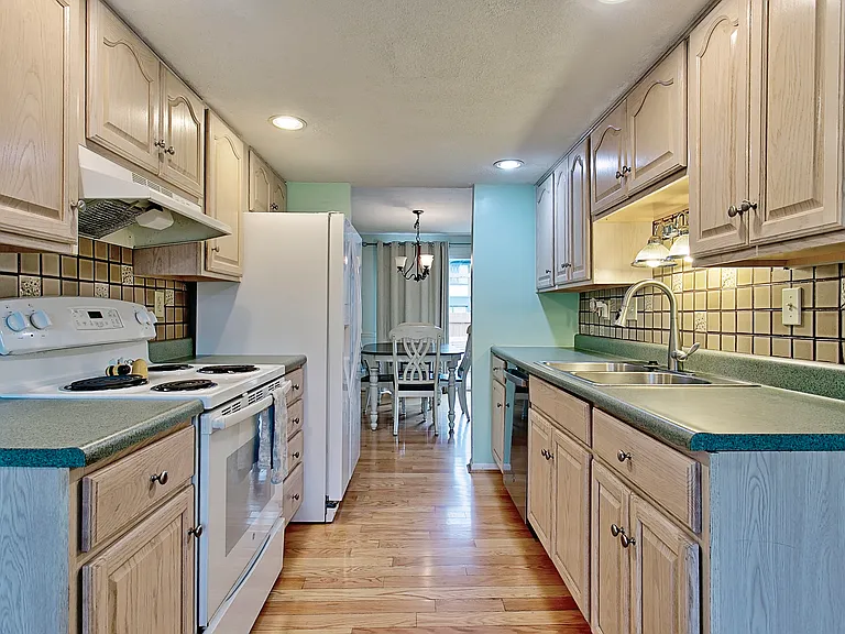 464 Vancover Ct — Photo 5