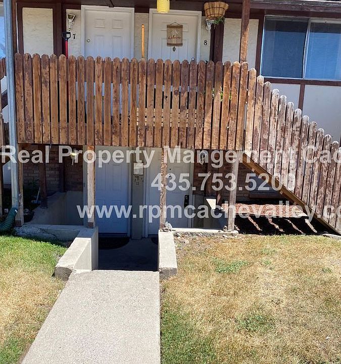 1st image of 281 Riverbend Rd APT 2