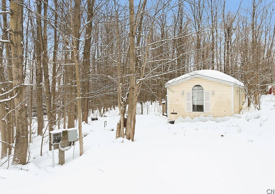 1st image of 7 Cowpath Rd