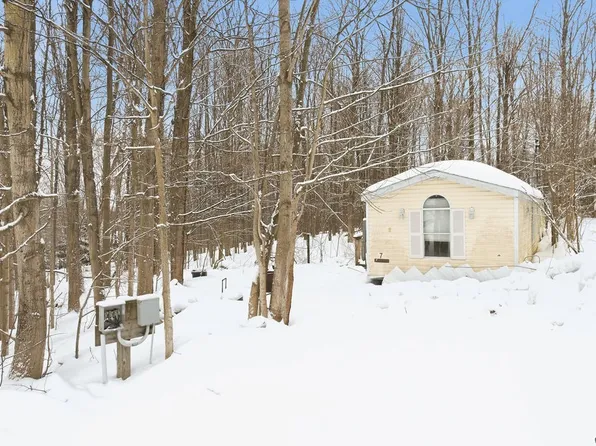 7 Cowpath Rd, Fulton, NY 13069