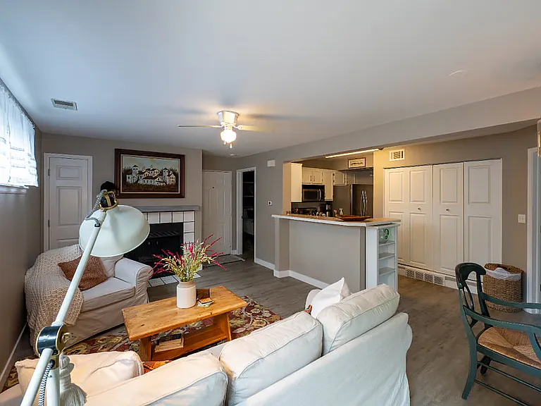 6756 S Ivy St #B1 — Photo 2