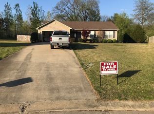 920 Hunter Ln, Dyersburg, TN 38024