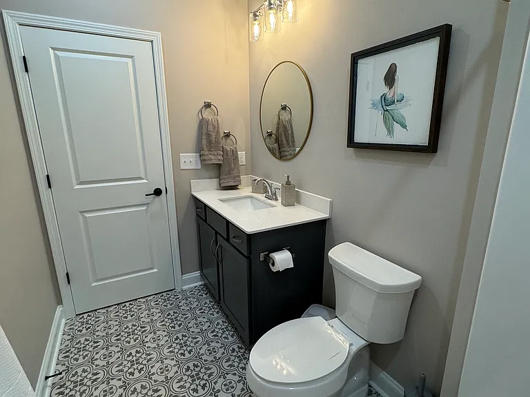 Second Floor Full Bathroom