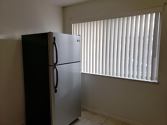 2nd image of 792 Thompson Dr Floor 1