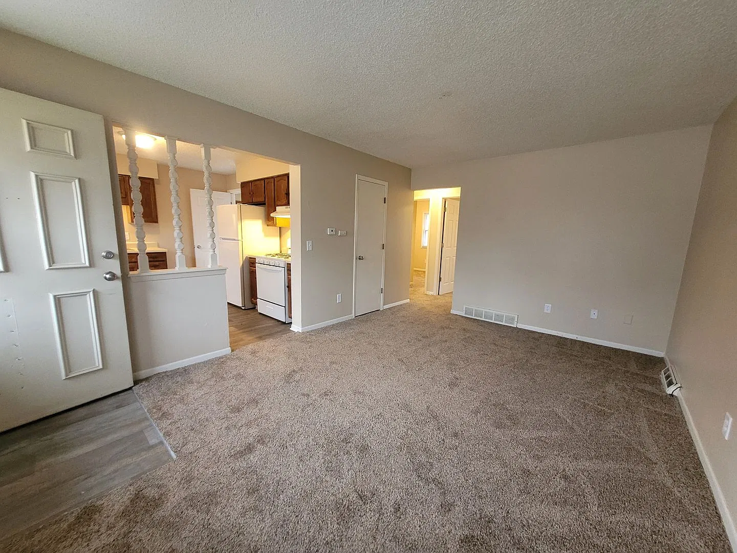 612 Pioneer Road — Photo 1