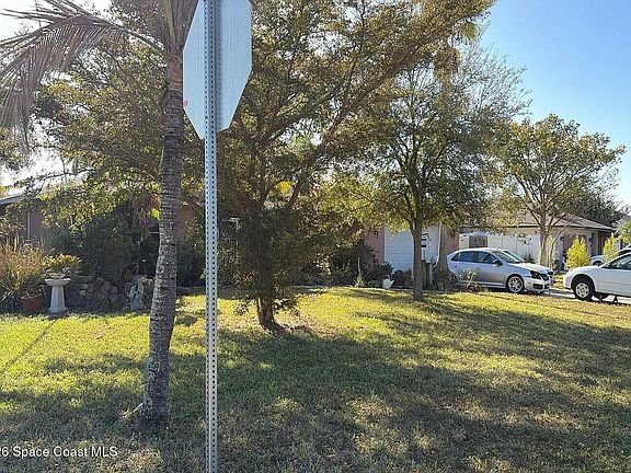 5th image of 1801 SE 5th Ave