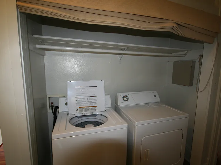 1306 W Chapel Hill St #B — Photo 9