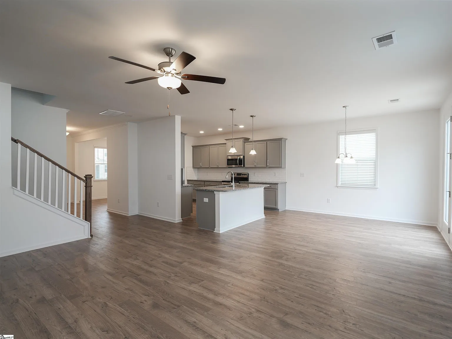 5 bed, $2,575 — Photo 3