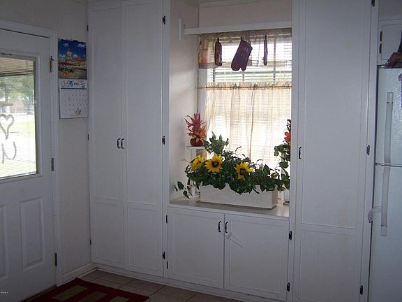 5th image of 728 De La Pointe Dr
