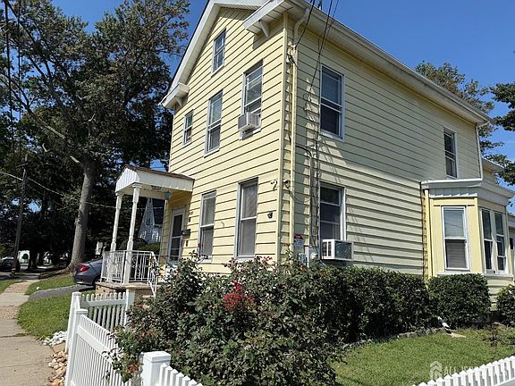 2nd image of 1420 Church St