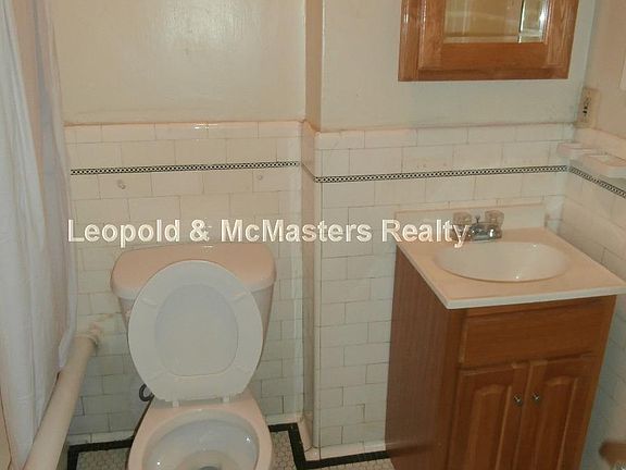 5th image of 225 Essex St #44