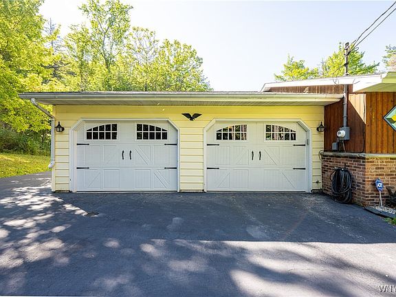 5th image of 9299 Blanchard Rd