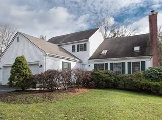 11 Hampton Ct, Basking Ridge, NJ 07920