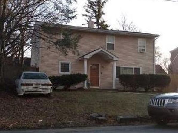 76 State Ave, Wyandanch, NY 11798