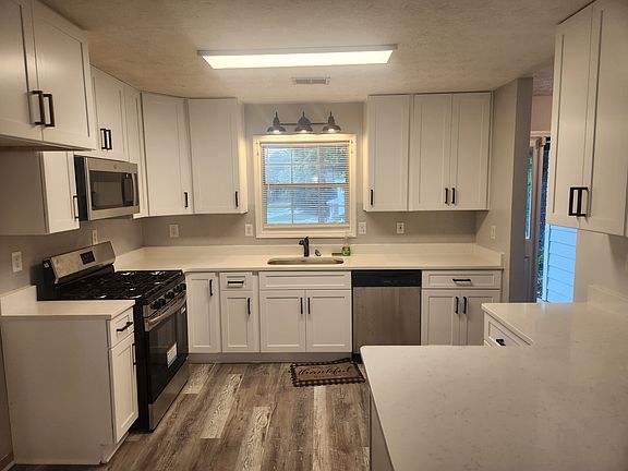 2nd image of 482 Grove Hill Dr