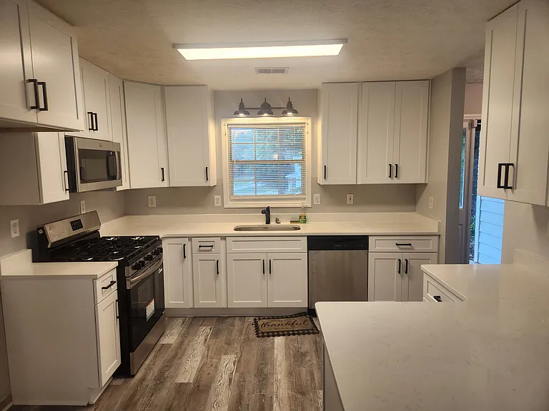 482 Grove Hill Dr — Photo 2