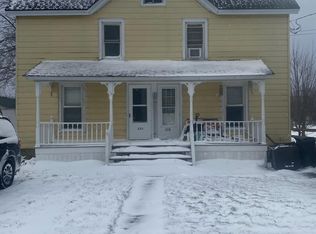 228 Dodge Ave, Sackets Harbor, NY 13685