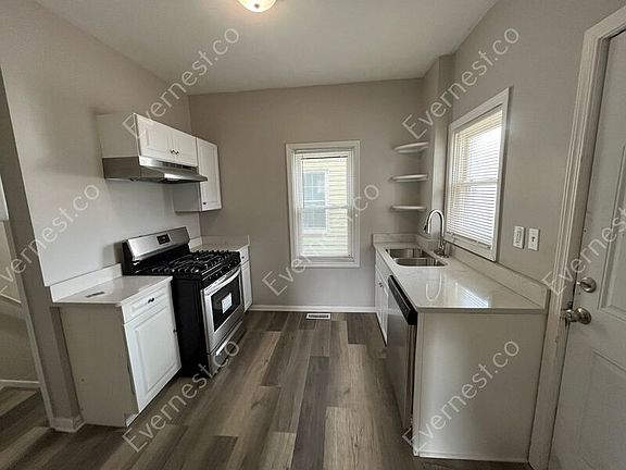 3rd image of 847 Woodsdale Ave