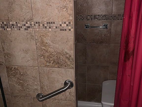 2nd image of 1112 W 22nd St