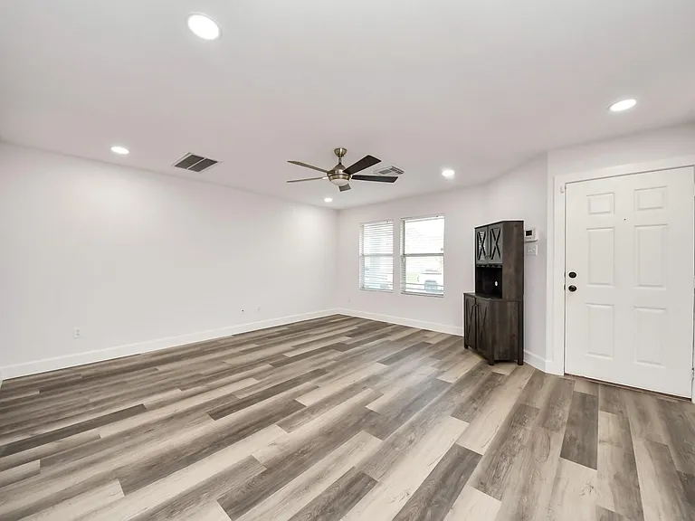 7826 Maverick Trace Ln — Photo 13