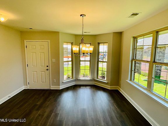 2nd image of 1702 Cambria Dr