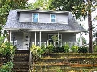 16 Craft Ave, Glen Cove, NY 11542
