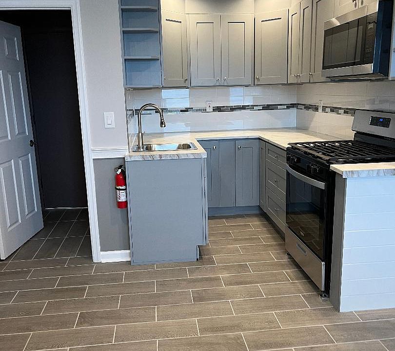 1st image of 347 Belleville Ave APT E4